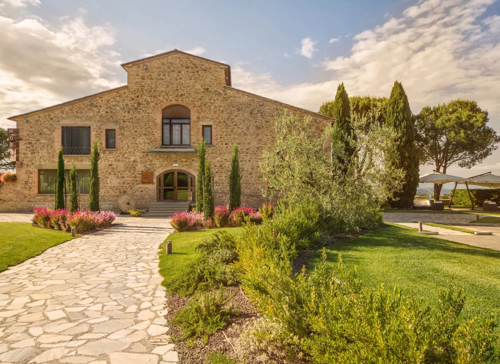 resort-castelfalfi-ristrutturazione-sottofondi-termoacustici.jpg